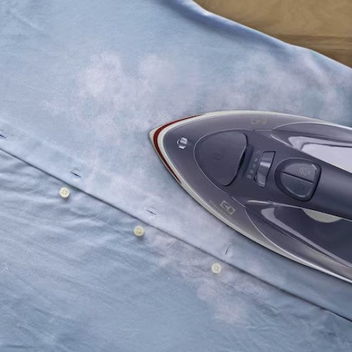 Electrolux 2400 Watt UltimateCare 500 Steam Iron E6SI3-61NW / E6SI361NW Navy White
